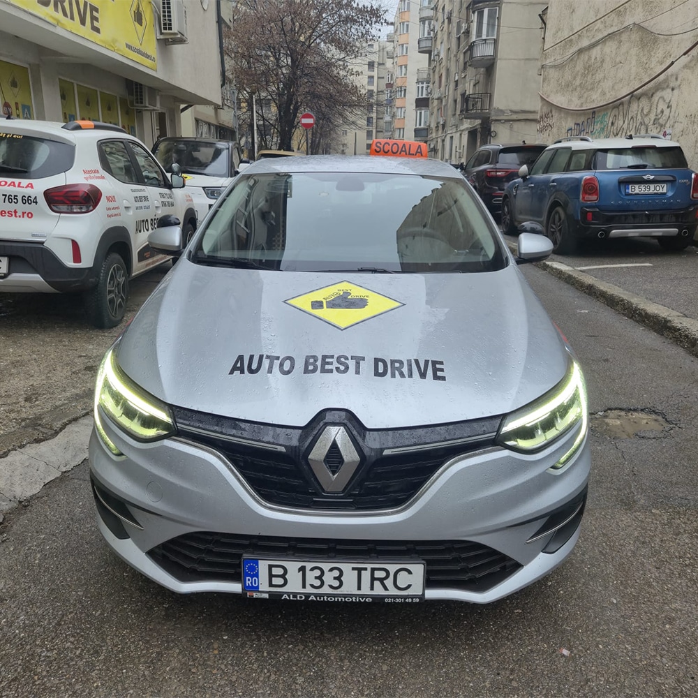 Renault-Megane-scoala-de-soferi